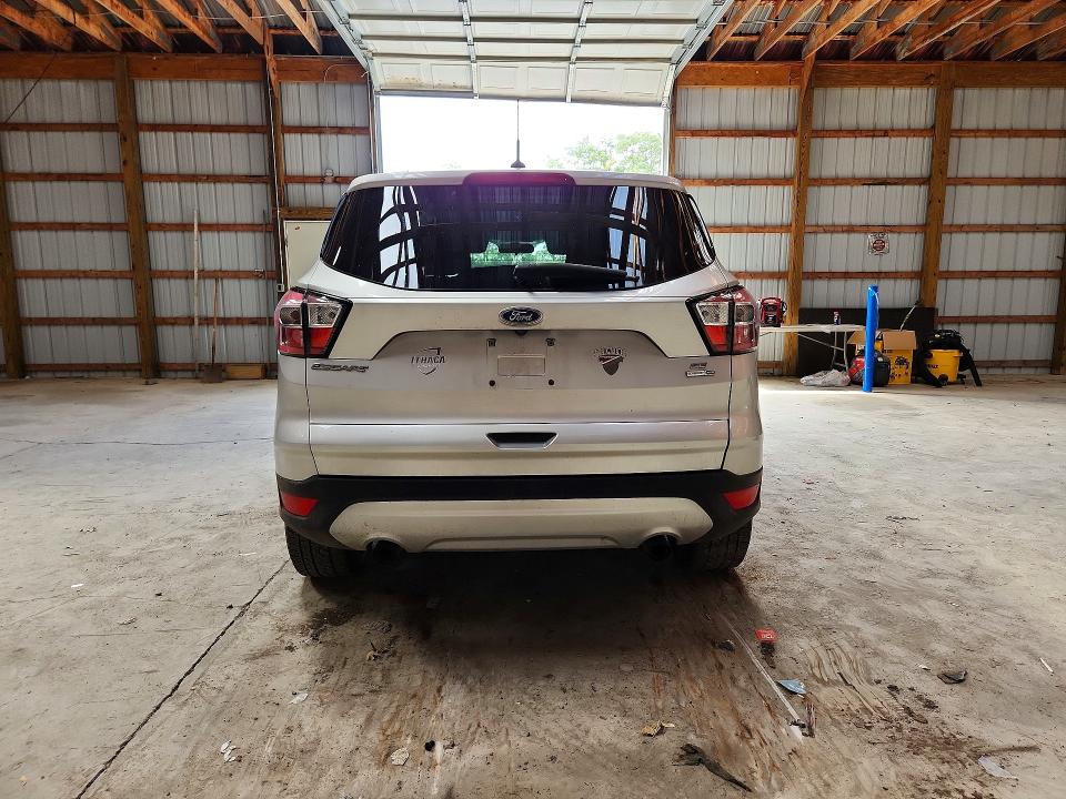 Photo 6 from auction – 2017 FORD ESCAPE with VIN 1FMCU9GD7HUD81019