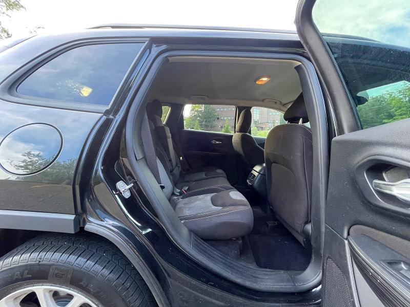 Photo 6 from auction – 2016 JEEP CHEROKEE with VIN 1C4PJMAS2GW220671