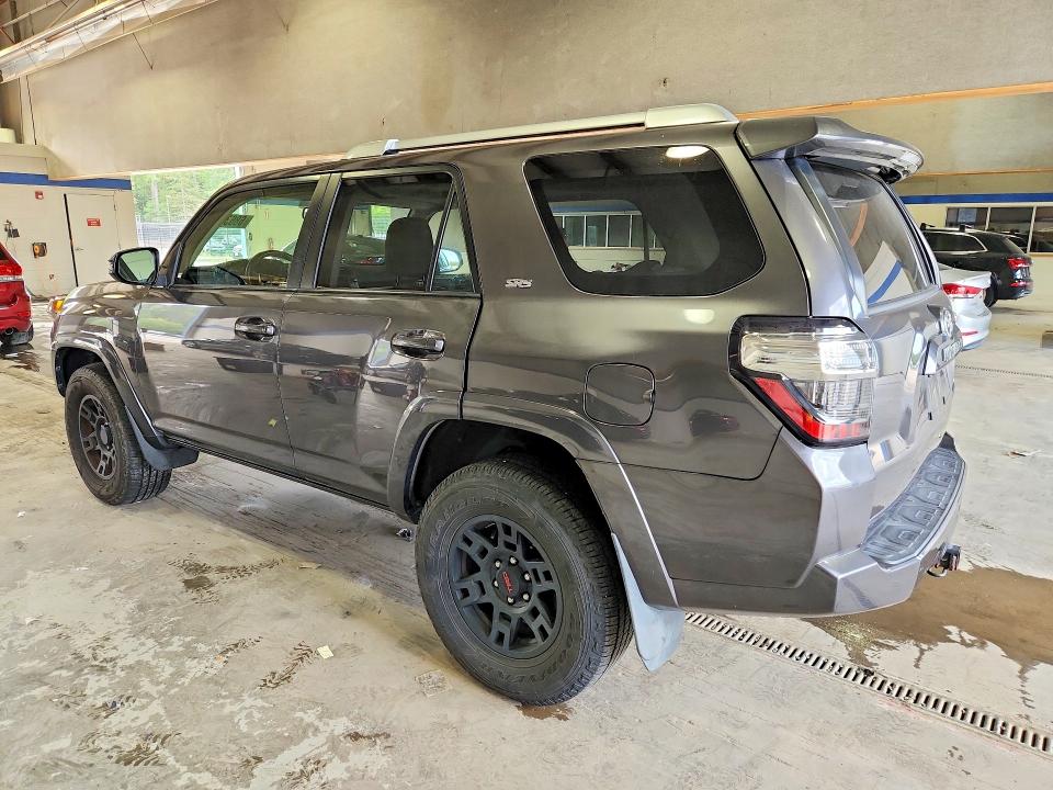 Photo 2 from auction – 2016 TOYOTA 4RUNNER with VIN JTEBU5JR0G5390078