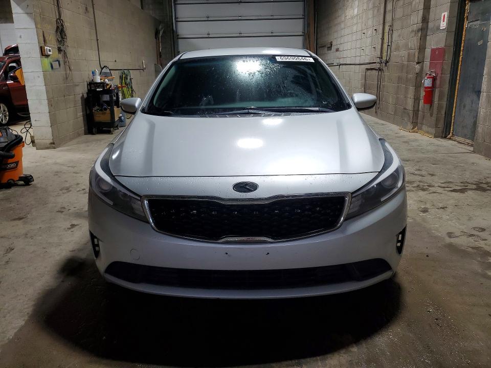 Снимка 5 от търг – 2017 KIA FORTE с VIN 3KPFK4A79HE085611