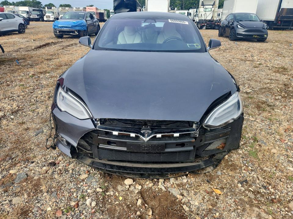 Photo 5 from auction – 2019 TESLA MODEL S with VIN 5YJSA1E28KF333850