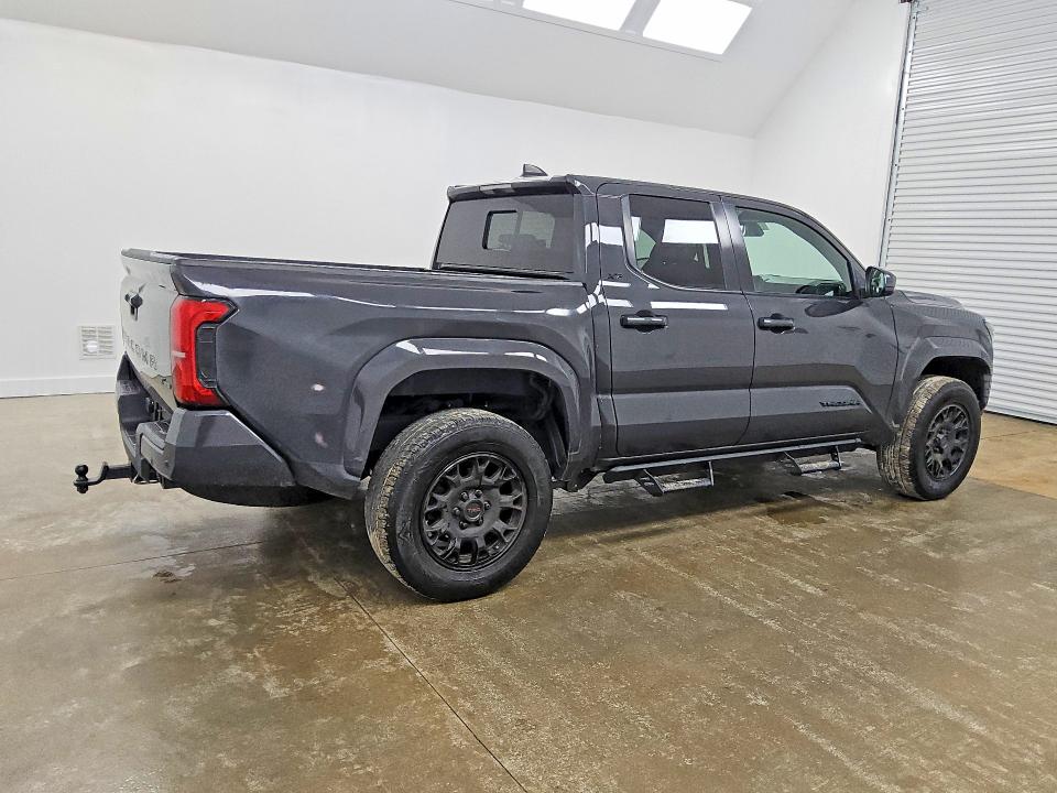 Photo 3 from auction – 2024 TOYOTA TACOMA with VIN 3TMLB5JNXRM008728