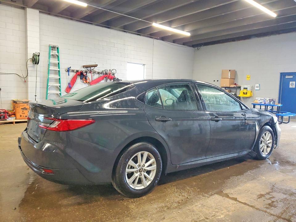 Photo 3 from auction – 2026 TOYOTA CAMRY with VIN 4T1DAACK4TU759440