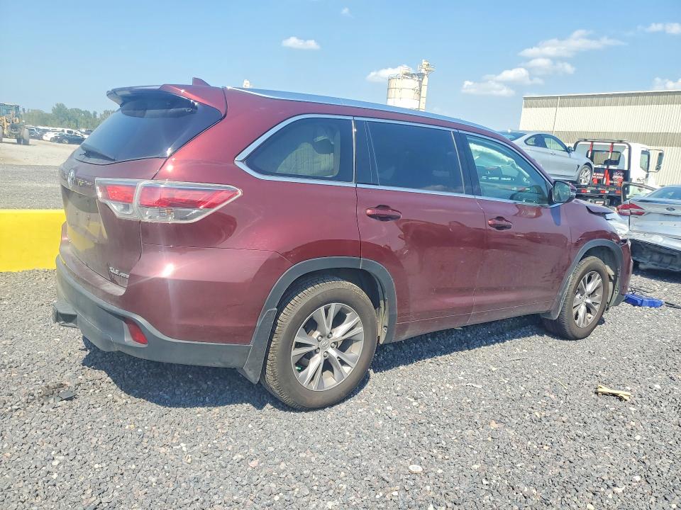 Снимка 3 от търг – 2015 TOYOTA HIGHLANDER с VIN 5TDJKRFH5FS105574