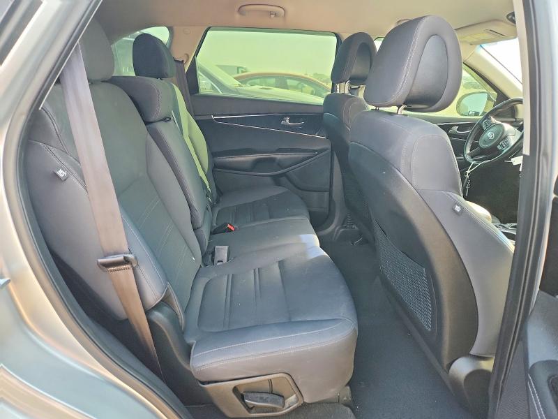 Photo 11 from auction – 2016 KIA SORENTO with VIN 5XYPGDA50GG009961