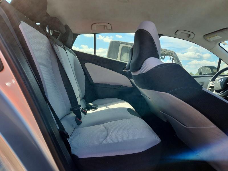 Снимка 10 от търг – 2016 TOYOTA PRIUS с VIN JTDKARFUXG3013142
