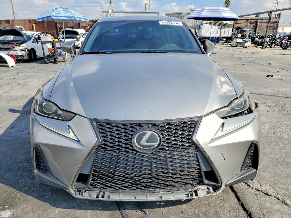 صورة رقم 5 من المزاد - 2017 LEXUS IS مع VIN JTHBA1D20H5046867