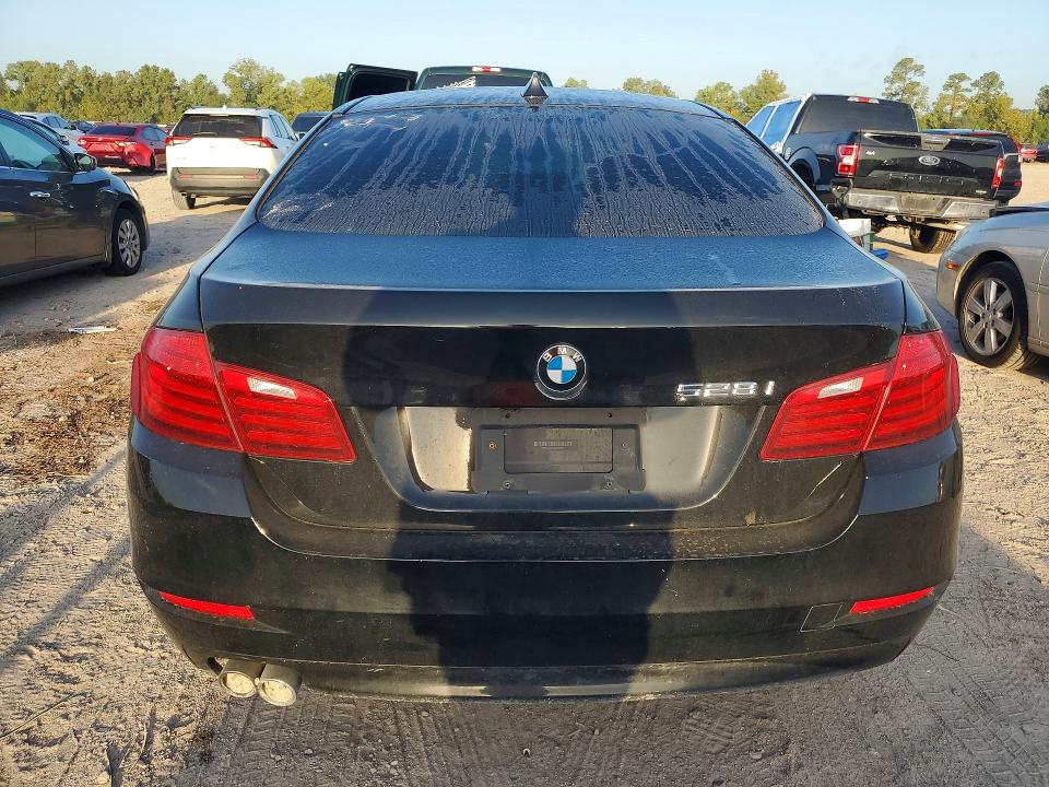 Photo 6 from auction – 2016 BMW 528 with VIN WBA5A5C50GG352081