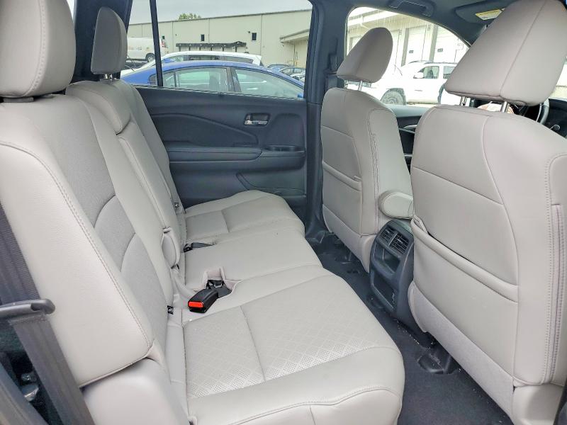 Photo 11 from auction – 2019 HONDA PASSPORT with VIN 5FNYF8H53KB018271