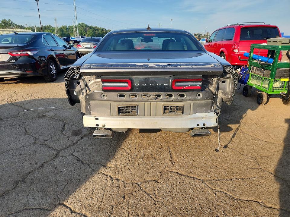 Photo 6 from auction – 2015 DODGE CHALLENGER with VIN 2C3CDZFJXFH823789
