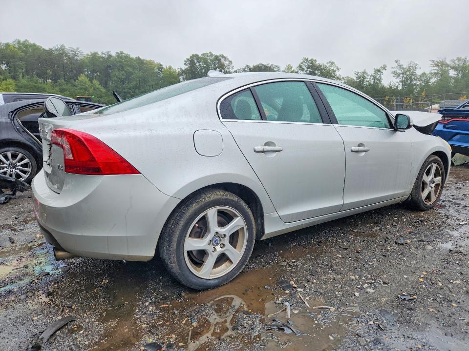 Photo 3 from auction – 2012 VOLVO S60 with VIN YV1622FS7C2135259