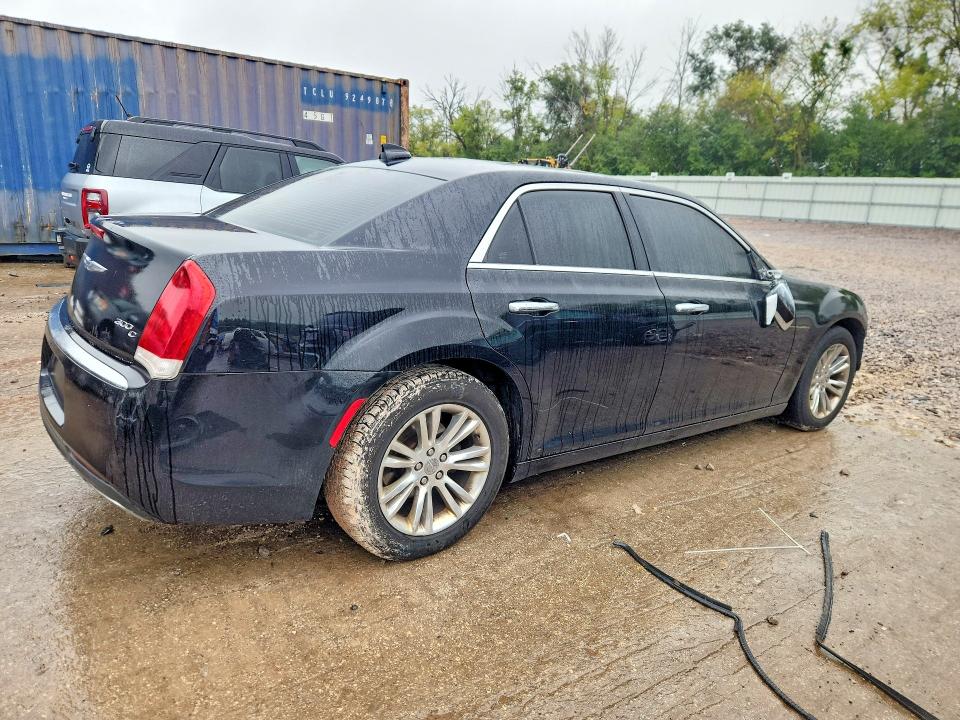 Фото 3 с аукциона – 2017 CHRYSLER 300C с VIN 2C3CCAEG3HH566536