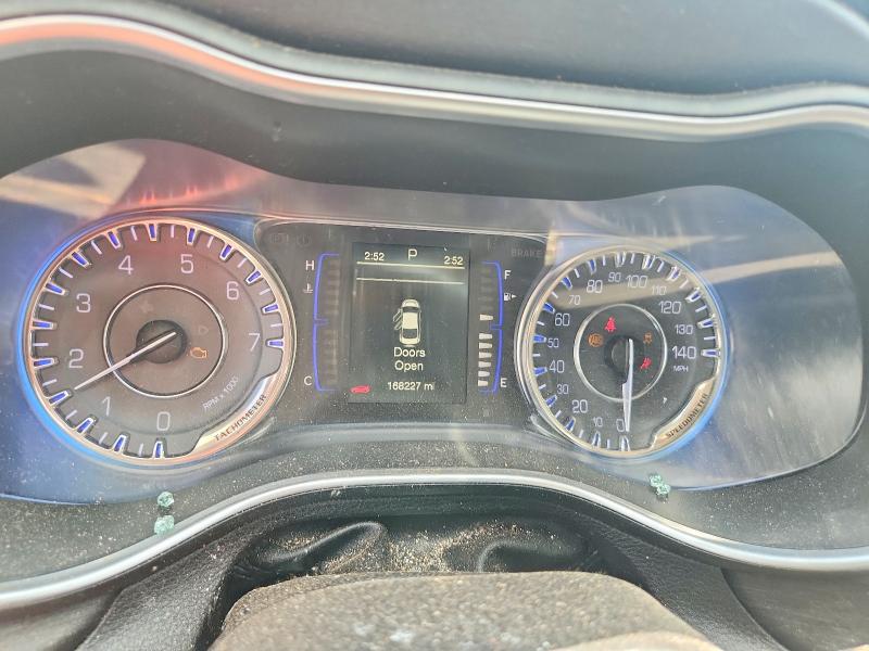 Photo 9 from auction – 2016 CHRYSLER 200 with VIN 1C3CCCFB0GN191421