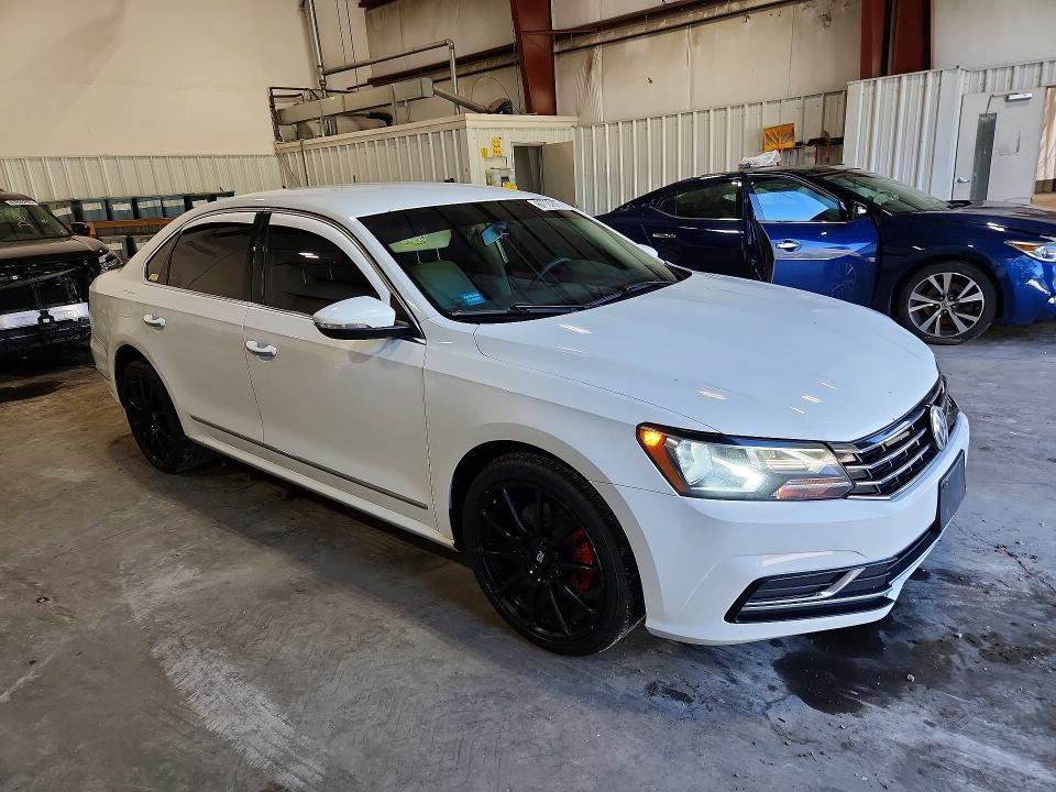 Photo 4 from auction – 2017 VOLKSWAGEN PASSAT with VIN 1VWAT7A30HC012668