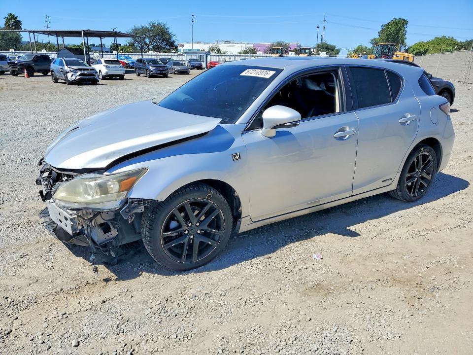 LEXUS CT 2015 with VIN JTHKD5BH4F2214966 - Photo from auction