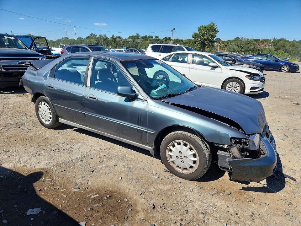 Photo 4 from auction – 1997 HONDA ACCORD with VIN 1HGCD5658VA044686