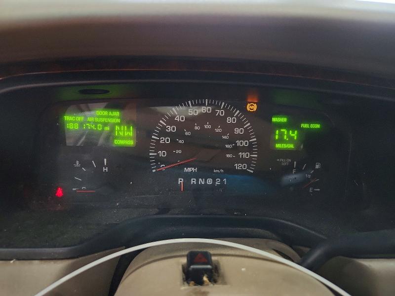 Photo 9 from auction – 2001 LINCOLN TOWN CAR with VIN 1LNHM81W91Y712434