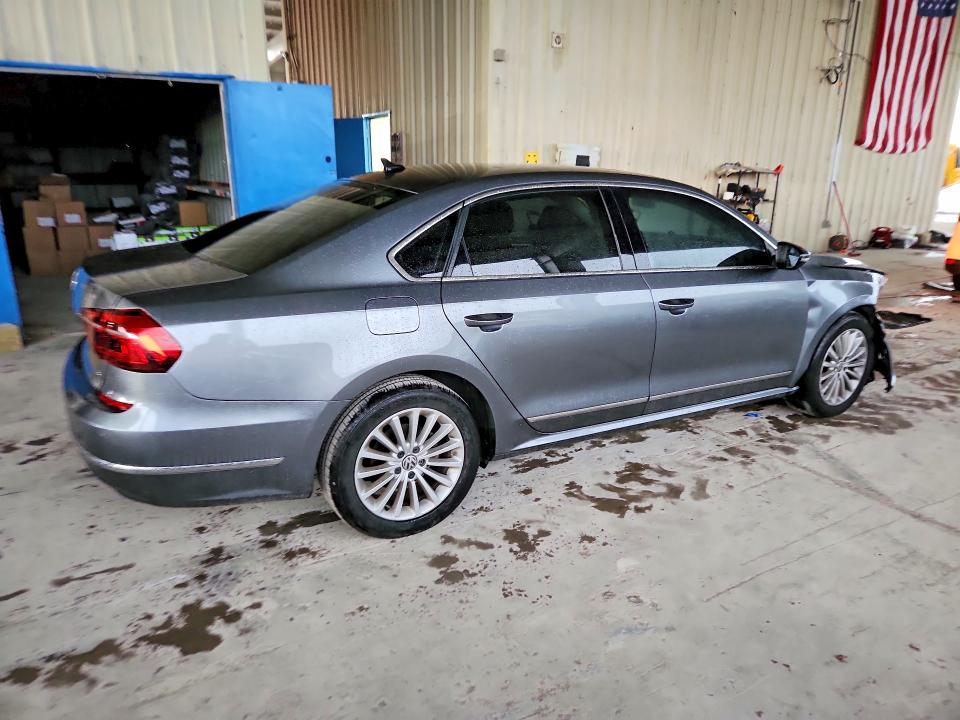 Photo 3 from auction – 2017 VOLKSWAGEN PASSAT with VIN 1VWBT7A31HC021495