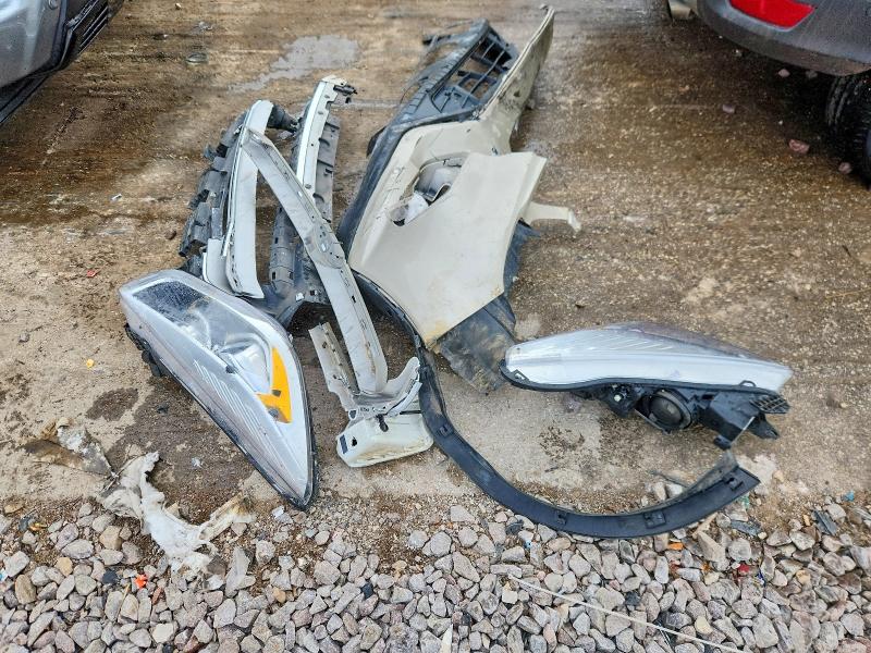 Photo 12 from auction – 2018 FORD ESCAPE with VIN 1FMCU9J95JUC48589