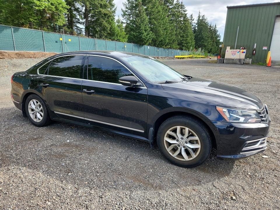 Photo 4 from auction – 2017 VOLKSWAGEN PASSAT with VIN 1VWAT7A3XHC008448