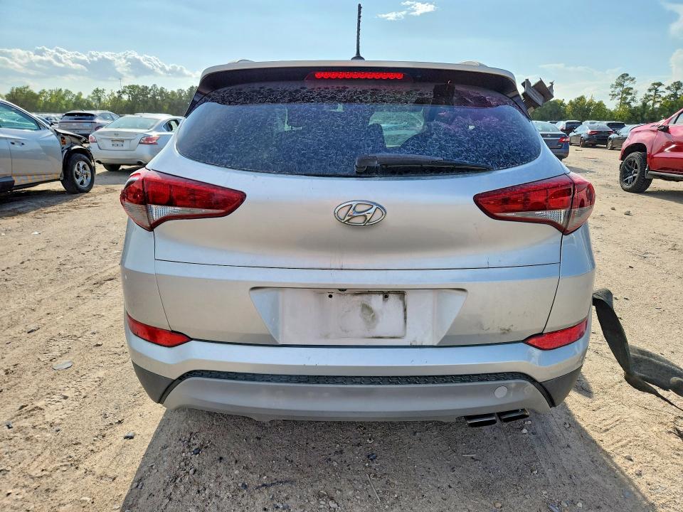 Снимка 6 от търг – 2017 HYUNDAI TUCSON с VIN KM8J33A2XHU355772