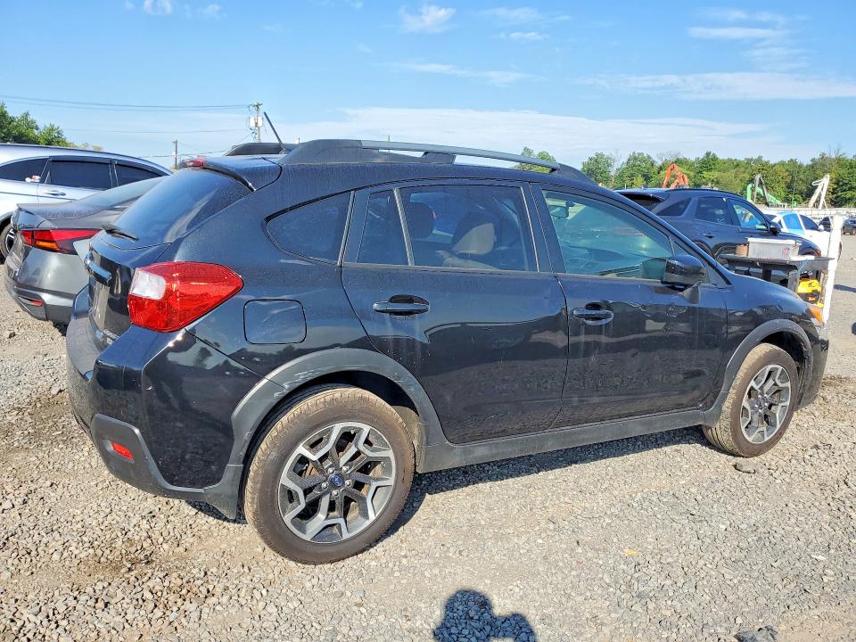Photo 3 from auction – 2017 SUBARU CROSSTREK with VIN JF2GPABC0HH254684