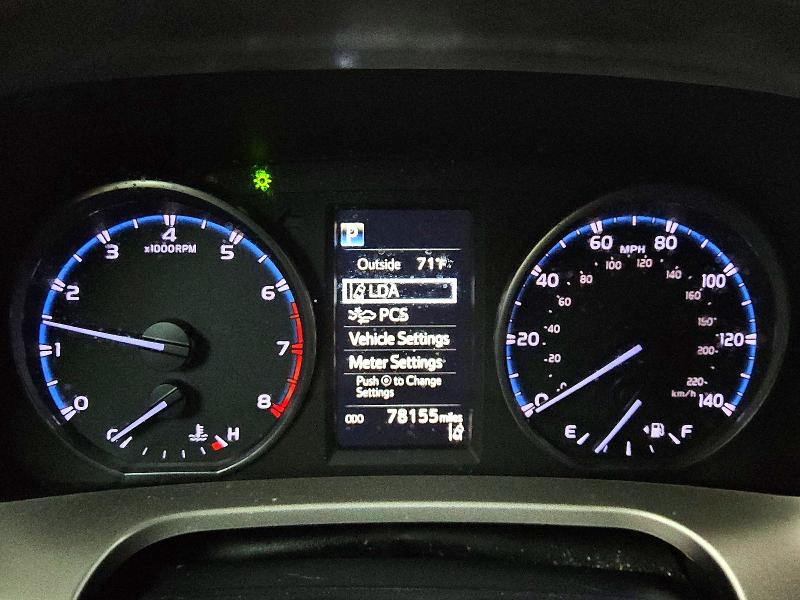 Снимка 9 от търг – 2018 TOYOTA RAV4 с VIN JTMBFREV7JJ237919