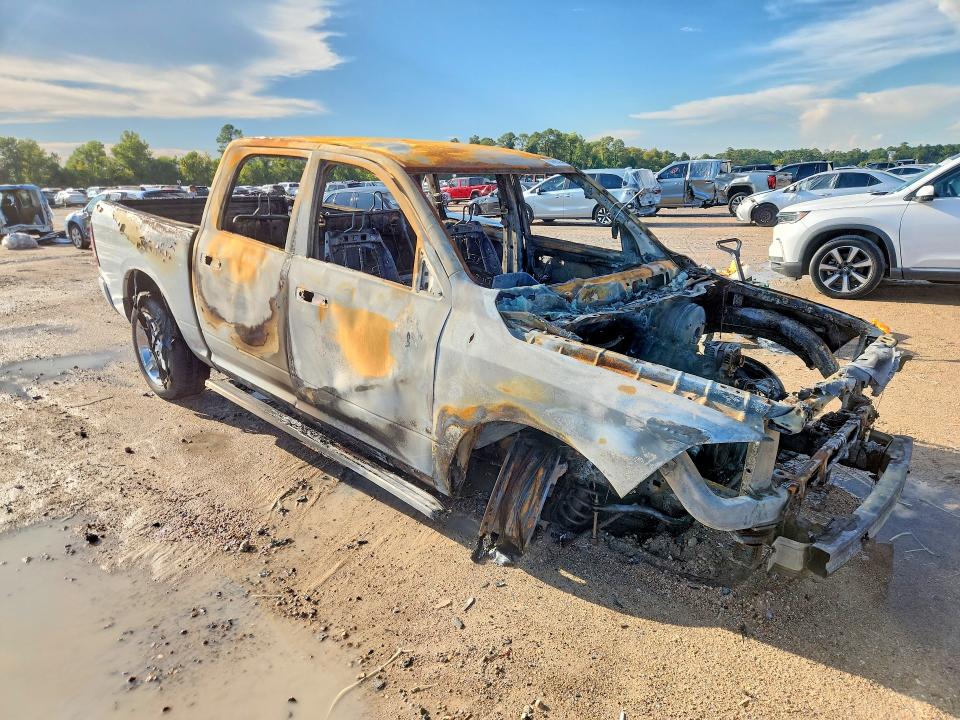 Снимка 4 от търг – 2013 RAM 1500 с VIN 1C6RR6KT4DS508058