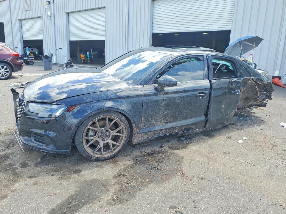 AUDI A3 2019 con VIN WAUAUGFF9KA081636 - Foto de la subasta
