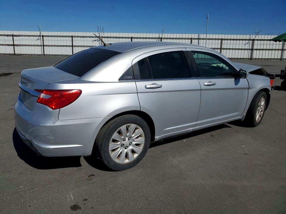 Foto 3 de la subasta – 2012 CHRYSLER 200 con VIN 1C3CCBAB4CN289573
