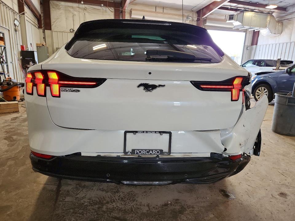 Photo 6 from auction – 2021 FORD MUSTANG MACH-E with VIN 3FMTK3SU0MMA08994