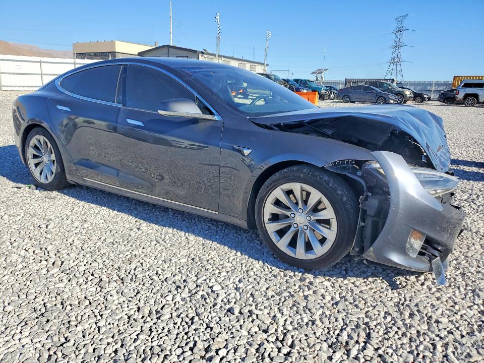 صورة رقم 4 من المزاد - 2018 TESLA MODEL S مع VIN 5YJSA1E23JF276116