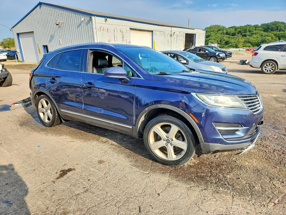 Photo 4 from auction – 2017 LINCOLN MKC with VIN 5LMCJ1C90HUL24198