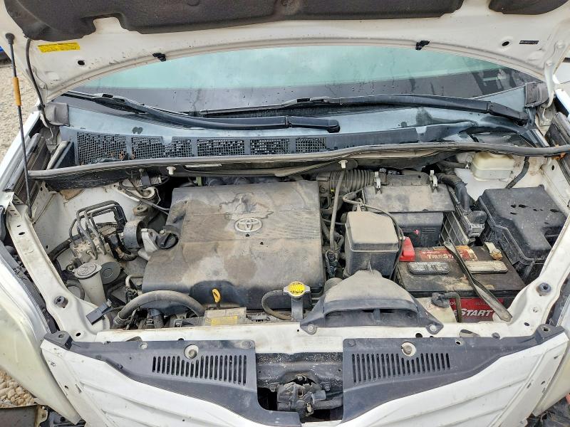 Снимка 12 от търг – 2015 TOYOTA SIENNA с VIN 5TDKK3DC3FS621229