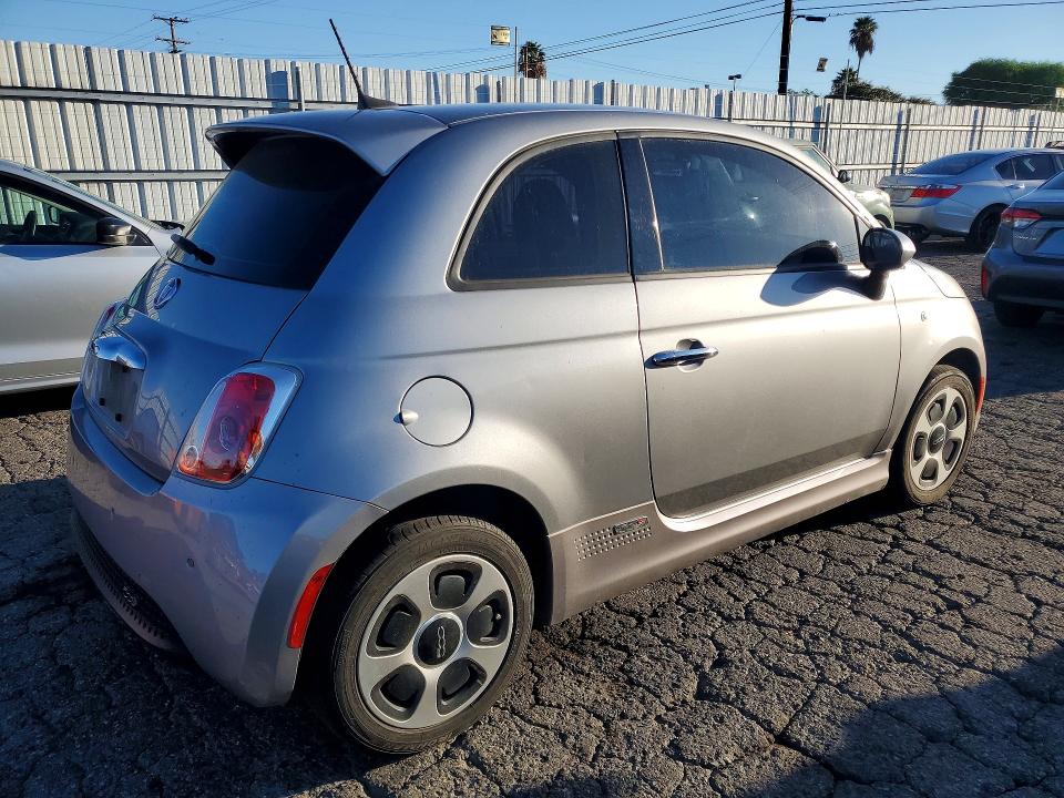 Photo 3 from auction – 2017 FIAT 500 with VIN 3C3CFFGE1HT699111