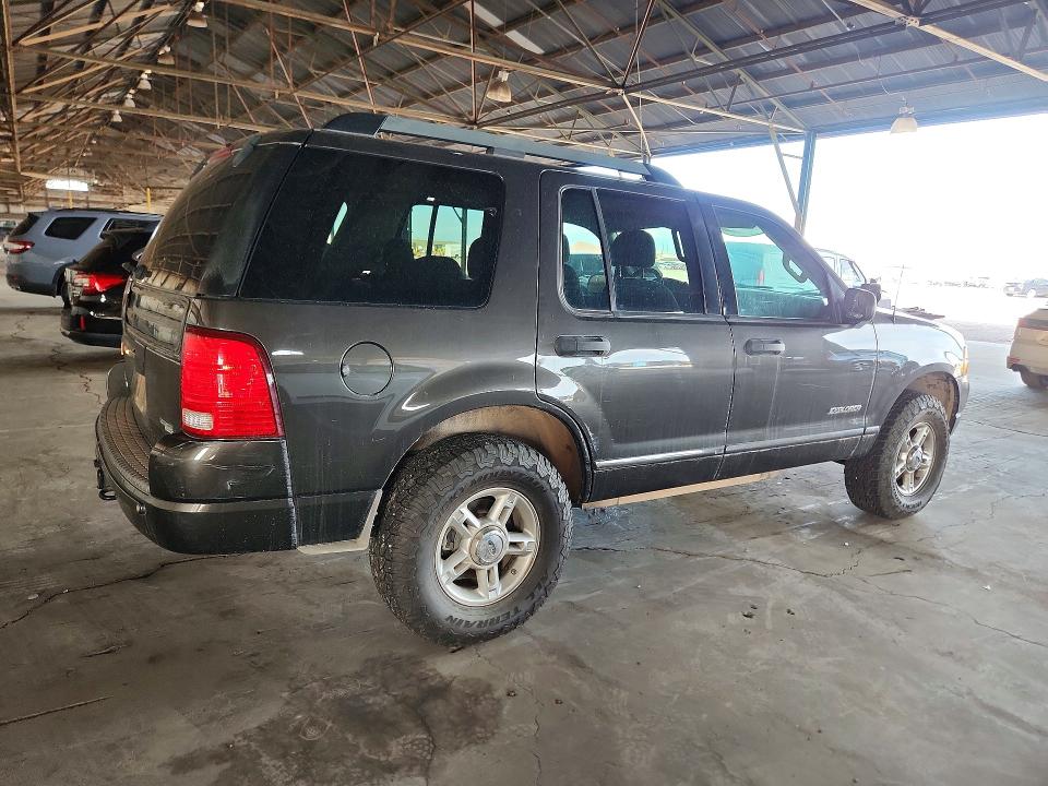 Photo 3 from auction – 2005 FORD EXPLORER with VIN 1FMZU73K95ZA06072