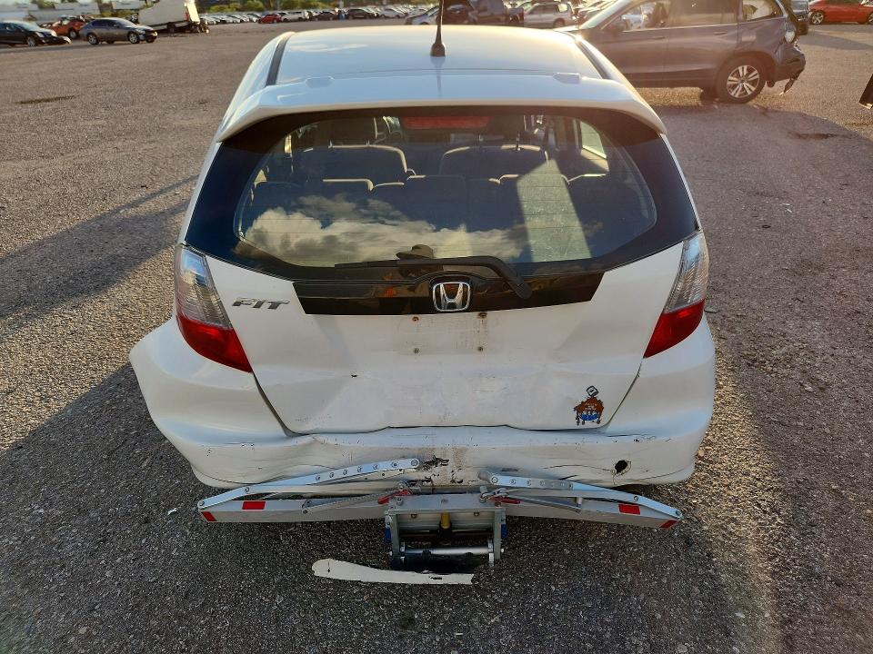 Photo 6 from auction – 2010 HONDA FIT with VIN JHMGE8H49AC027945