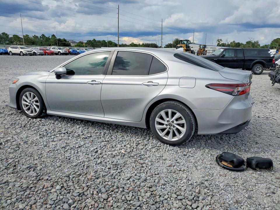 Снимка 2 от търг – 2023 TOYOTA CAMRY с VIN 4T1C11AKXPU082754