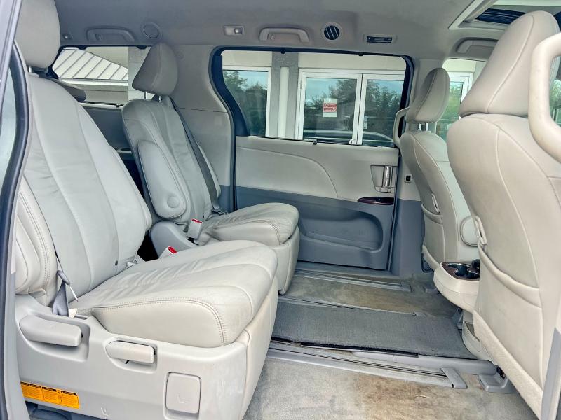 Photo 6 from auction – 2013 TOYOTA SIENNA with VIN 5TDDK3DC2DS049138