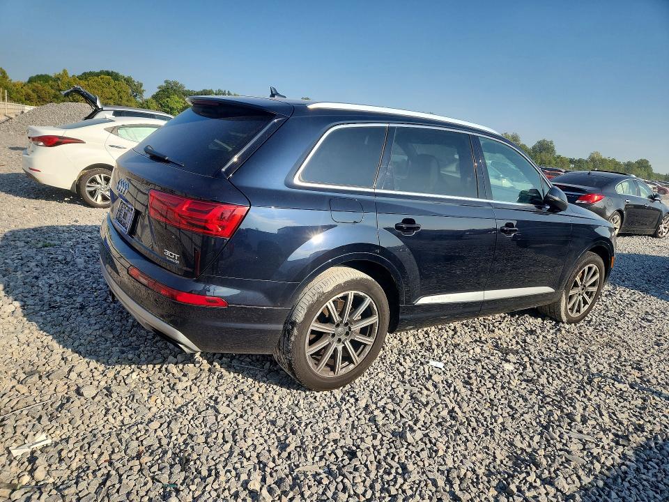 Снимка 3 от търг – 2017 AUDI Q7 с VIN WA1LAAF70HD036239