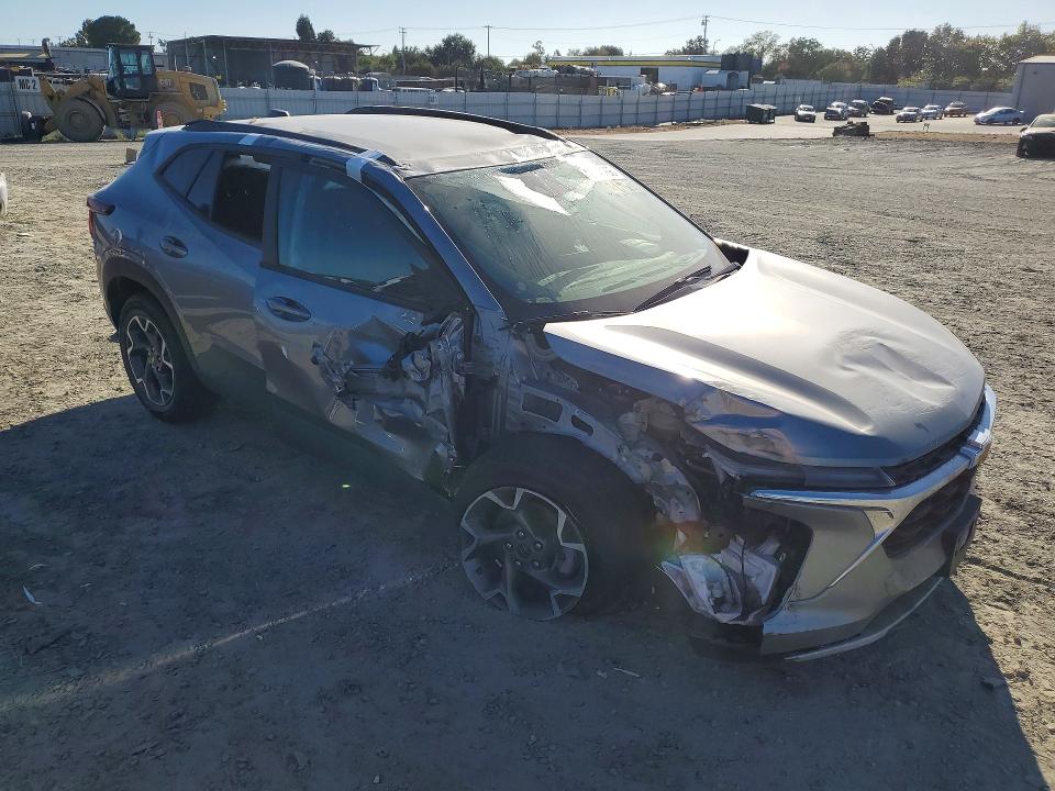 Photo 4 from auction – 2025 CHEVROLET TRAX with VIN KL77LHEP3SC184231