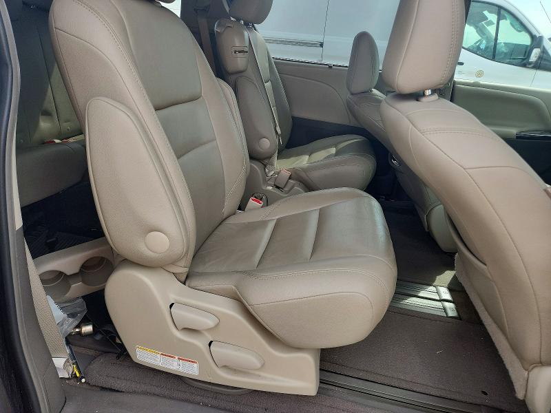 Photo 11 from auction – 2015 TOYOTA SIENNA with VIN 5TDYK3DC3FS640356