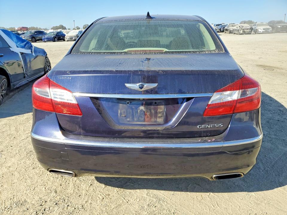 Photo 6 from auction – 2012 HYUNDAI GENESIS with VIN KMHGC4DD5CU203520