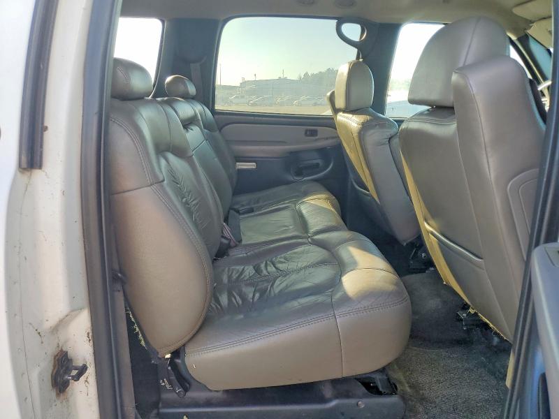 Photo 11 from auction – 2002 CHEVROLET SUBURBAN with VIN 3GNGK26G22G216320