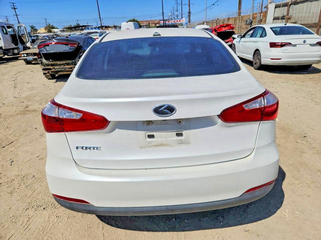 Photo 6 from auction – 2016 KIA FORTE with VIN KNAFX4A62G5554117