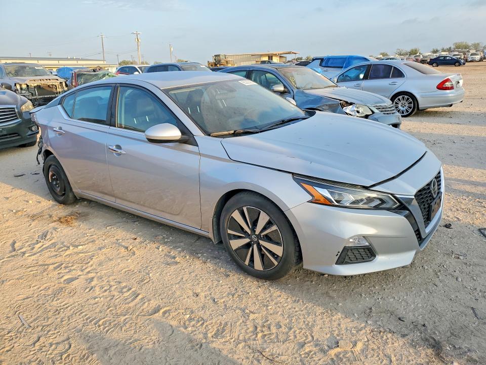 Photo 4 from auction – 2021 NISSAN ALTIMA with VIN 1N4BL4DV8MN330741