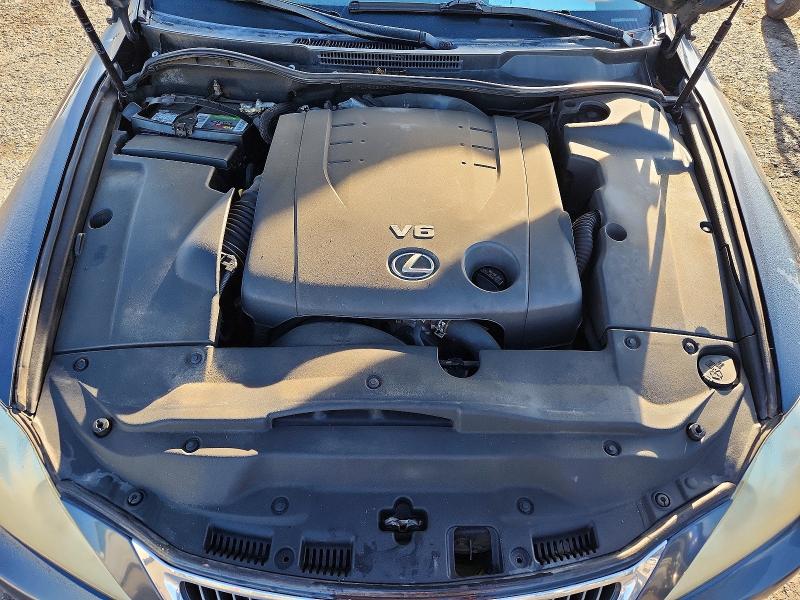 Снимка 11 от търг – 2011 LEXUS IS с VIN JTHCF5C28B5048100