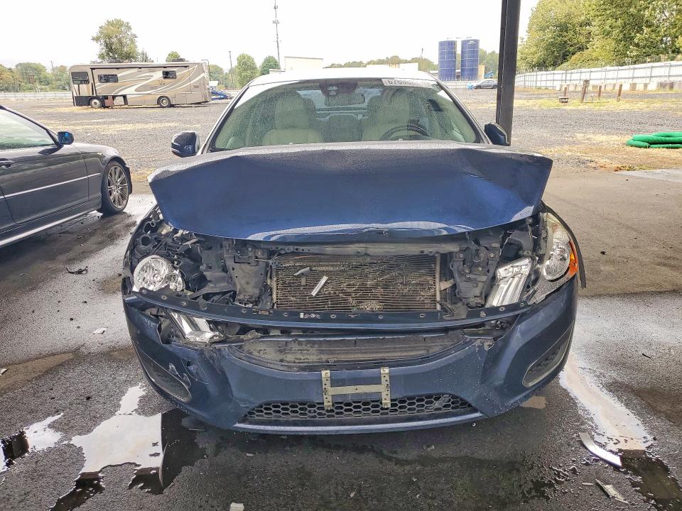 Photo 5 from auction – 2012 VOLVO S60 with VIN YV1622FS0C2110171