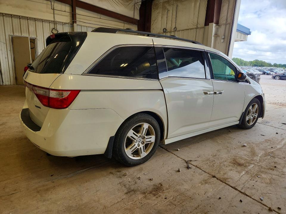 Photo 3 from auction – 2013 HONDA ODYSSEY with VIN 5FNRL5H93DB059372