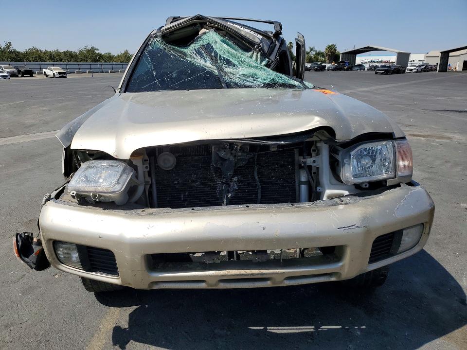 Photo 5 from auction – 2001 NISSAN PATHFINDER with VIN JN8DR09Y31W589869
